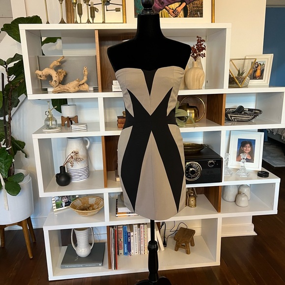Strapless black and beige dress in size small - Picture 8 of 8